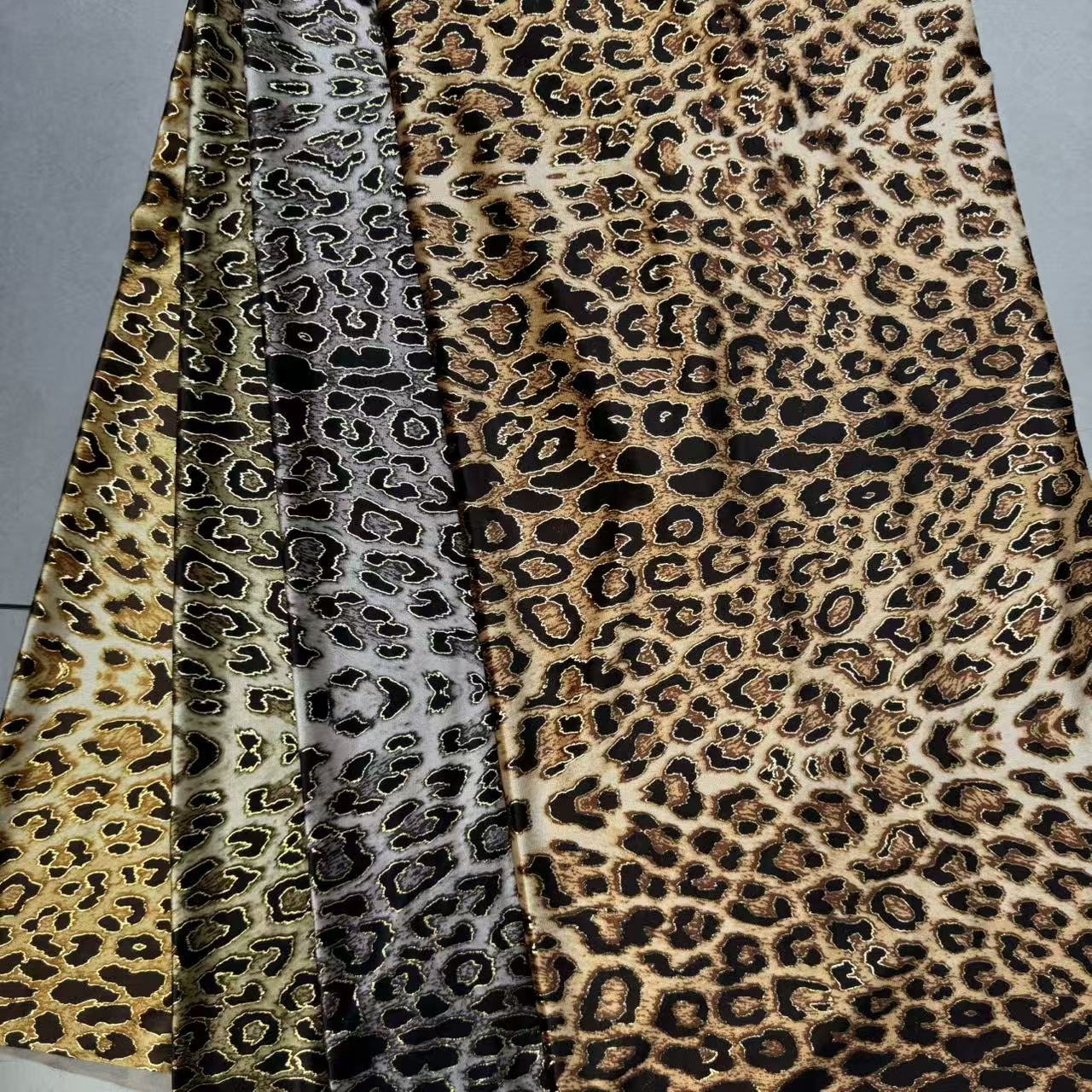 韩国绒印花豹纹