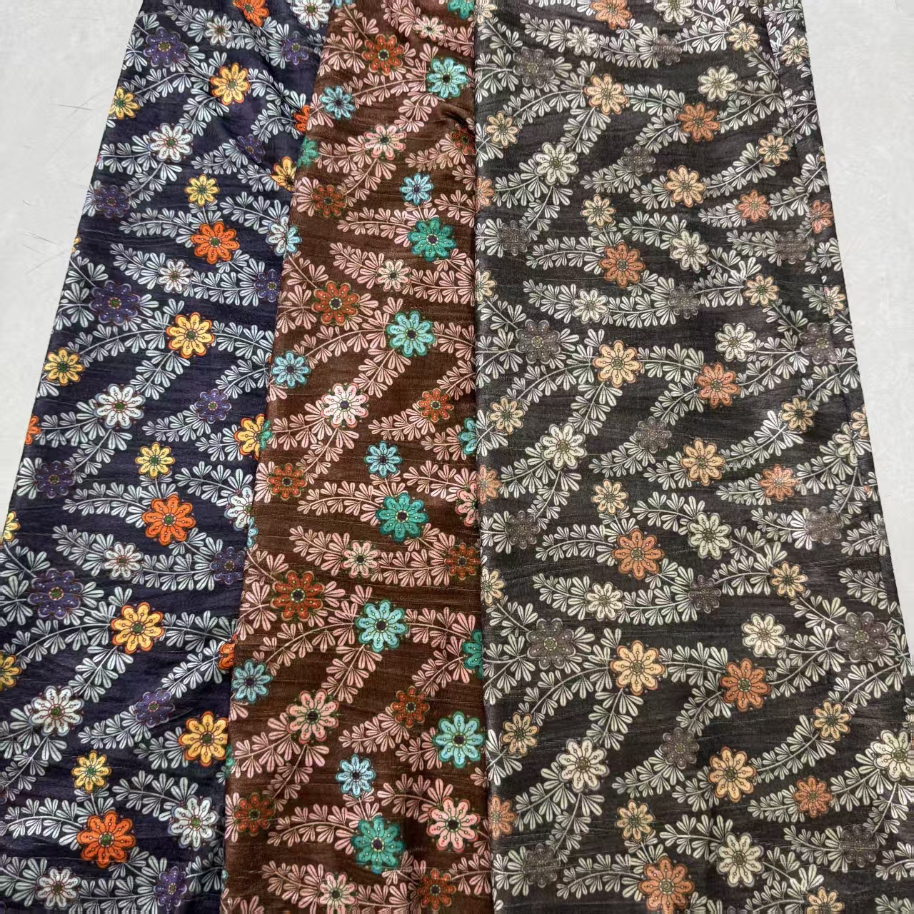 　乱皱绒印花豹纹